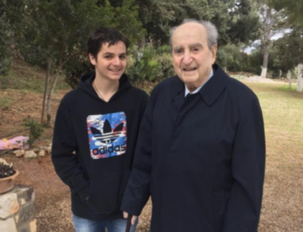 Γιος ή εγγονός αυτό δεν έχει σημασία θα μας σώσει πάντως όσο και οι προηγούμενοι